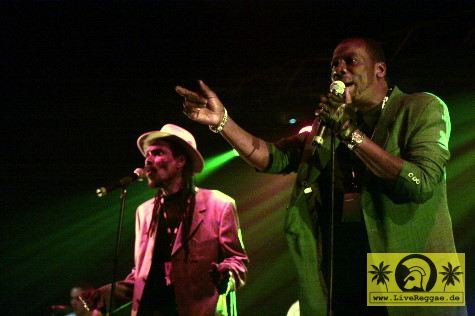 The Heptones (Jam) with The Basque Dub Foundation 14. Chiemsee Reggae Festival, Übersee - Tent Stage 22. August 2008 (7).JPG